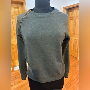 MORET ULTRA Green Sweatshirt with Shoulder Zipper Size M in excellent condition